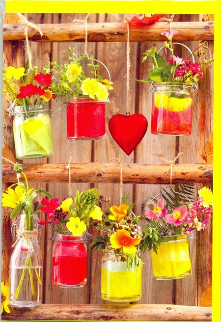 "Glass med blomster mot trevegg"  Dobbelt blomsterkort
