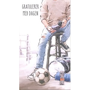 "Gratulerer med dagen" gutt med fotball, dobbelt preget kort